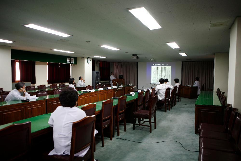 해외 연수교수 귀국 강연회 개최 - 0abroad professor 이미지